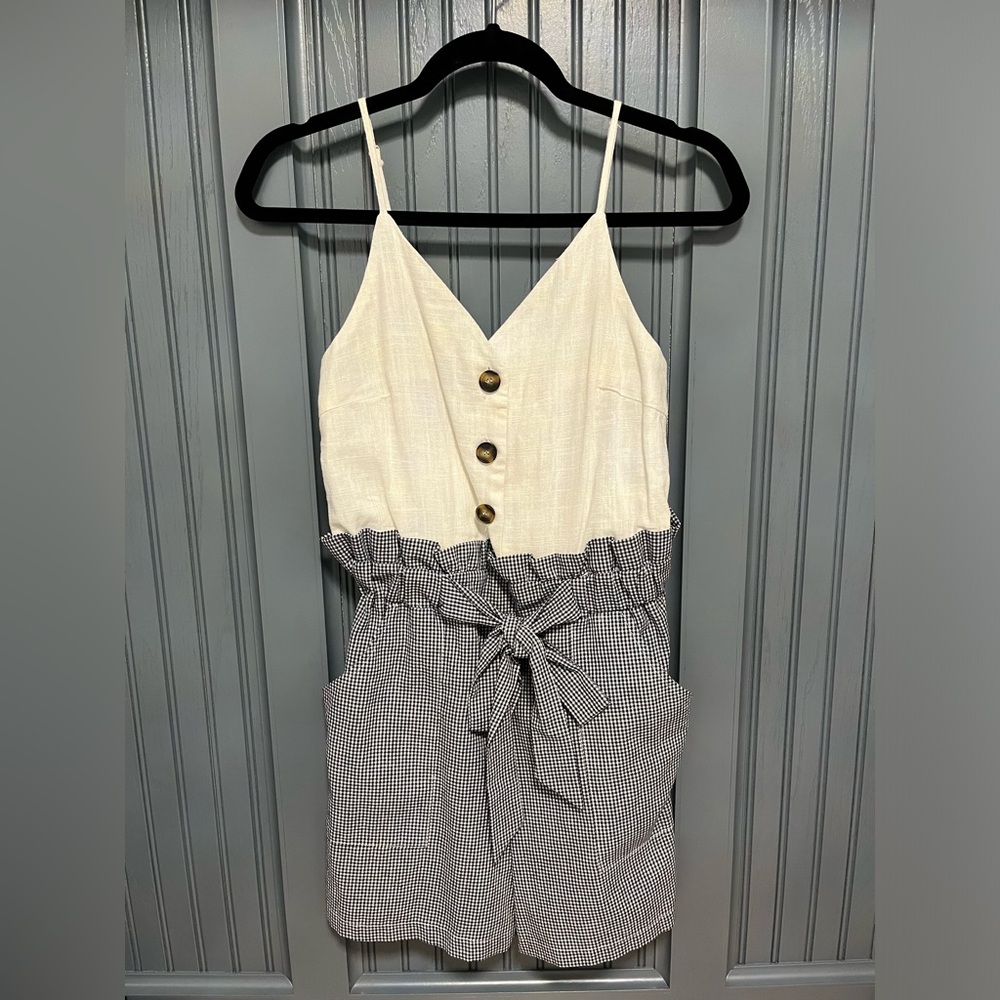 & Merci White/Dark Navy Gingham Print Romper Size Small